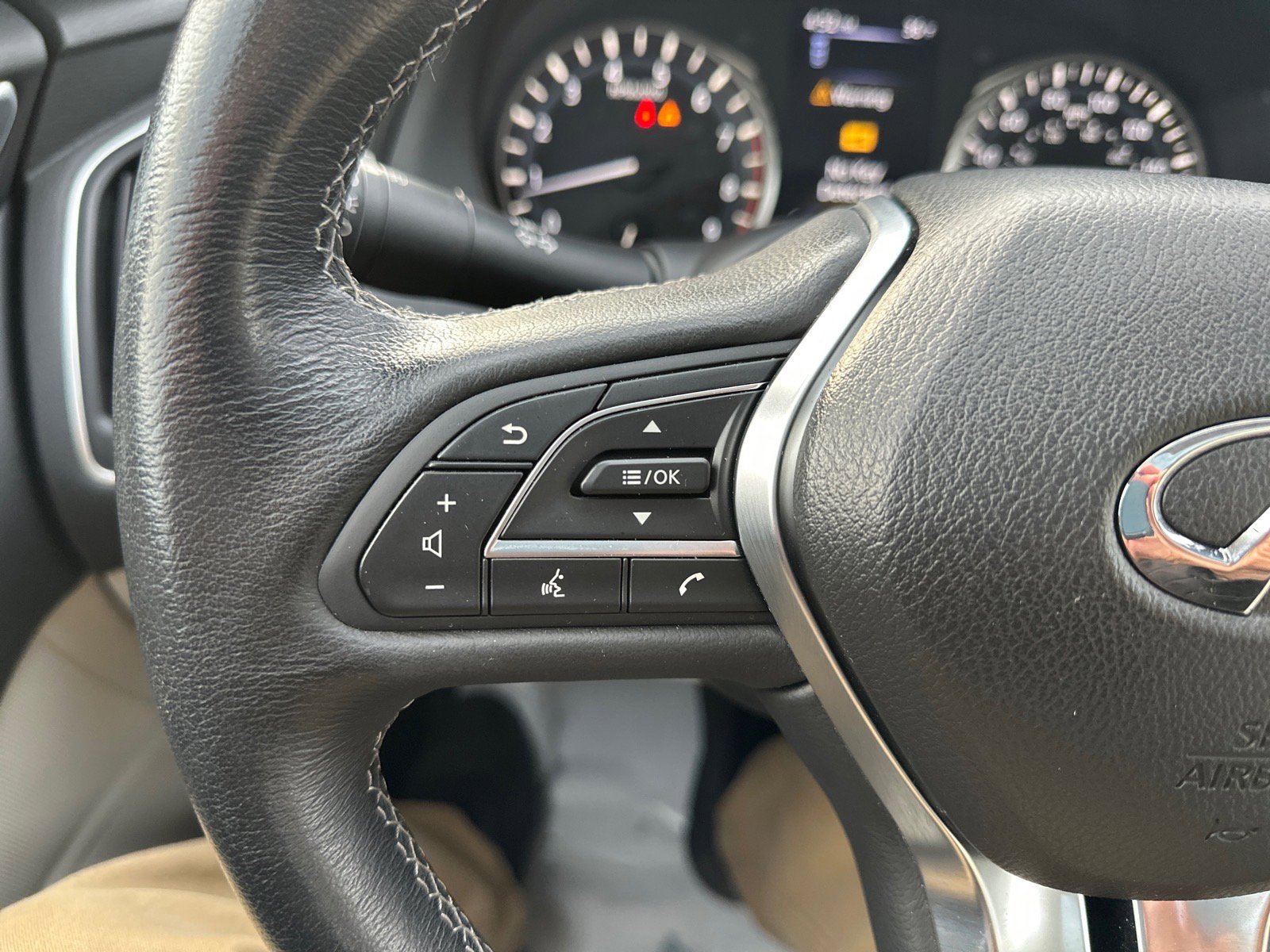 Used 2019 INFINITI Q50 Luxe w/ Essential Package (3.0T Luxe) image 27