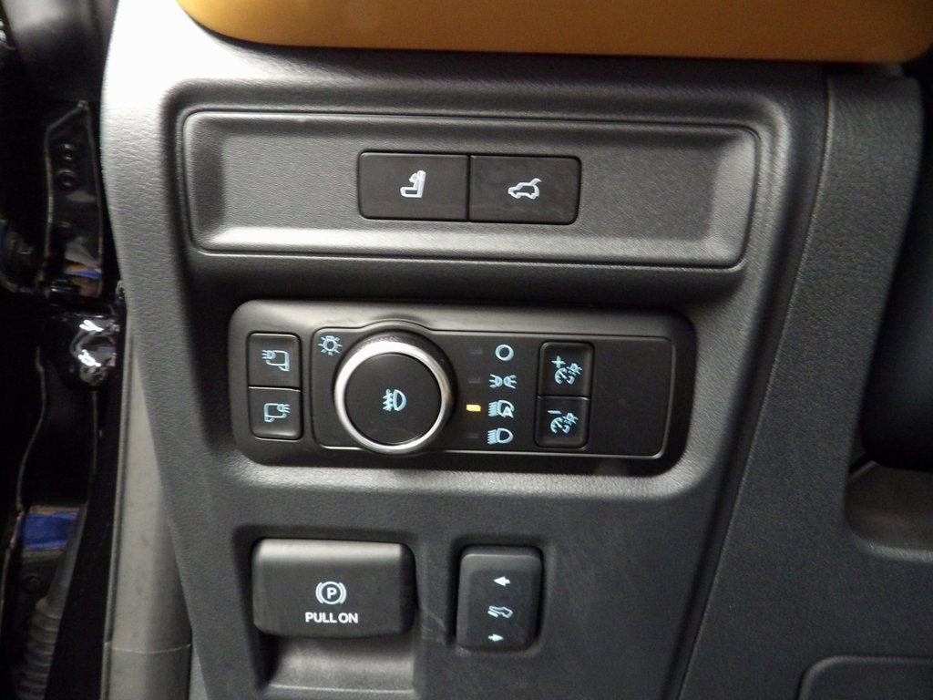 Used 2024 Ford Expedition Platinum image 40