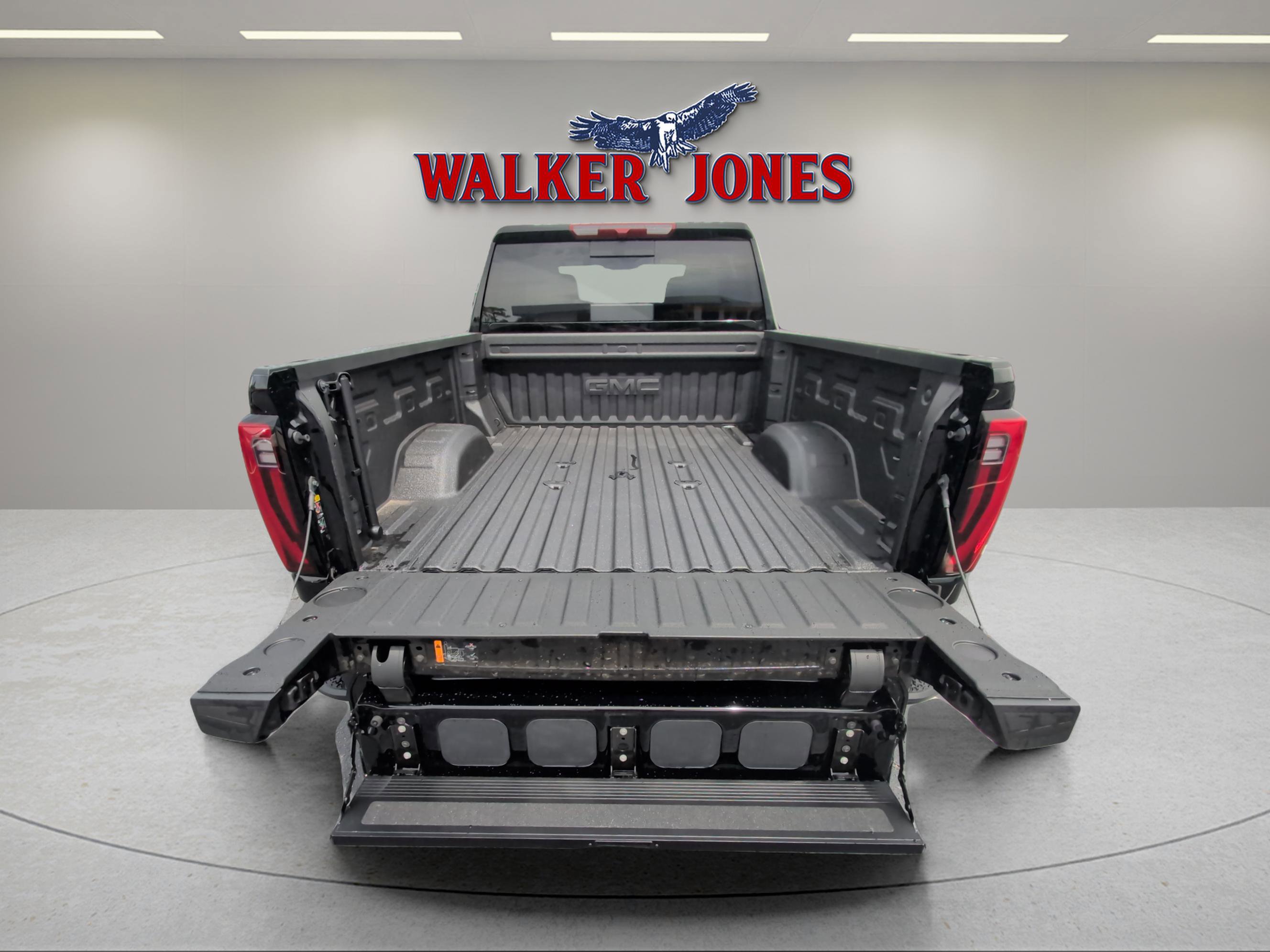 New 2025 GMC Sierra 2500 SLT w/ SLT Convenience Package image 15