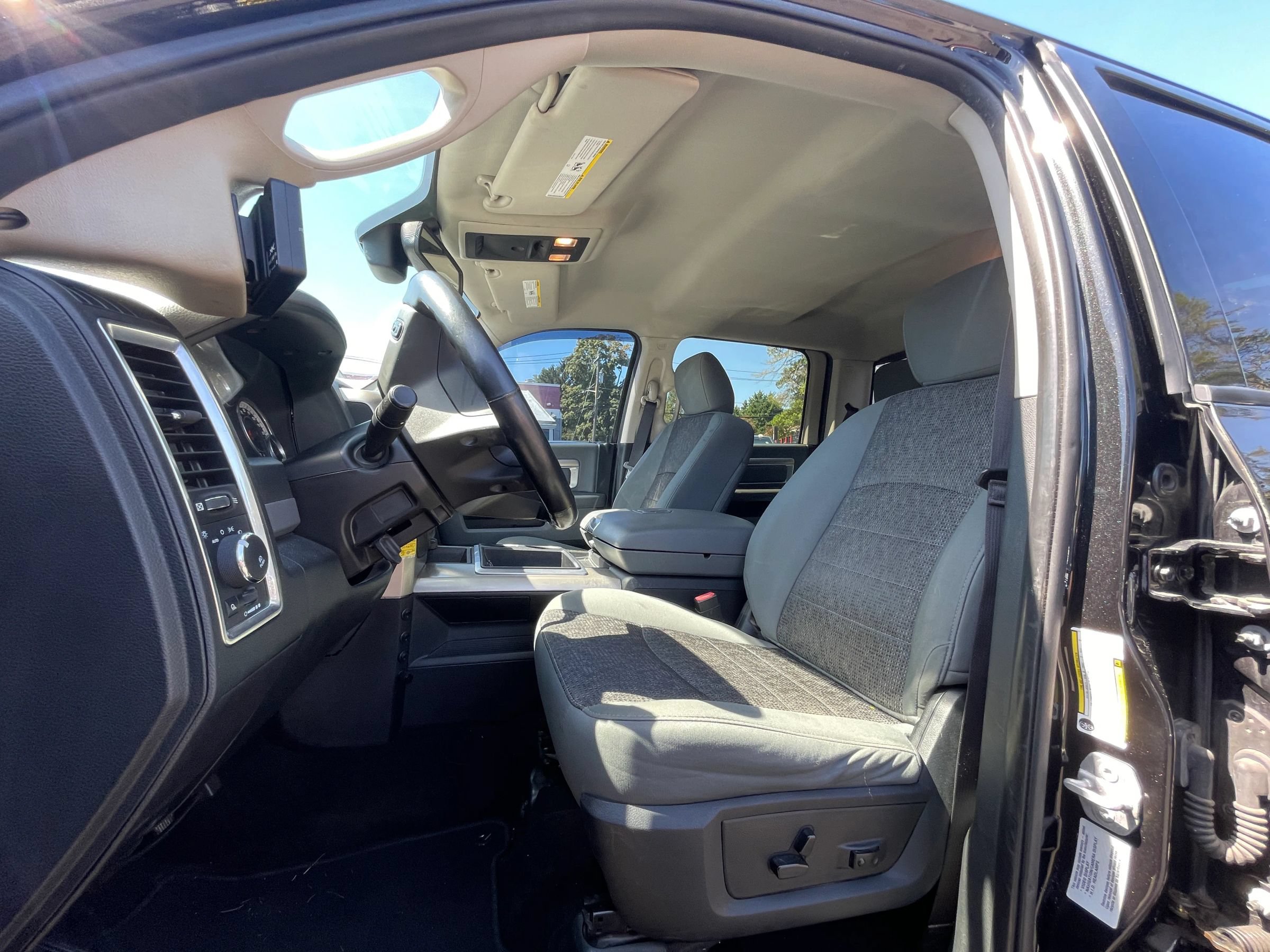 Used 2015 RAM 2500 Big Horn AWD/4WD image 10