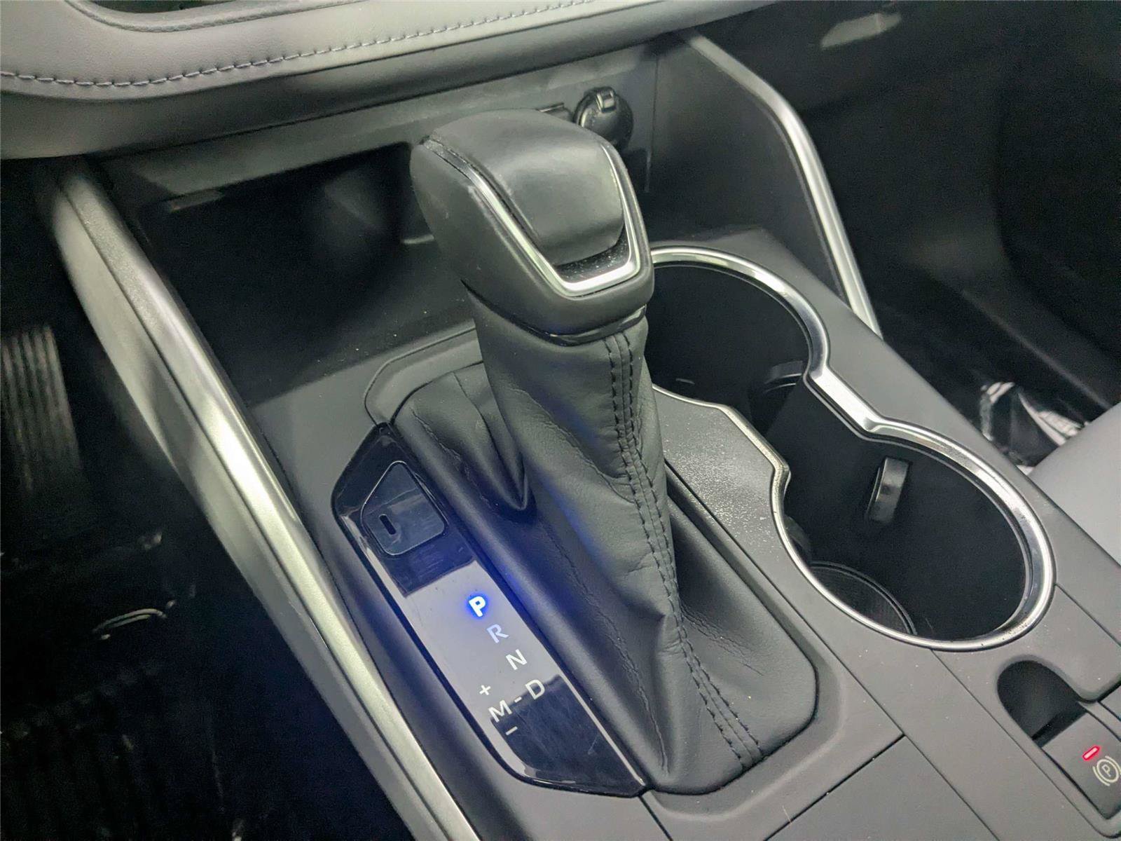 Certified 2020 Toyota Highlander XLE FWD image 28