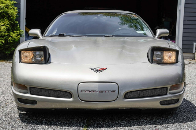 Used 2000 Chevrolet Corvette Coupe w/ Roof Pkg RWD image 15