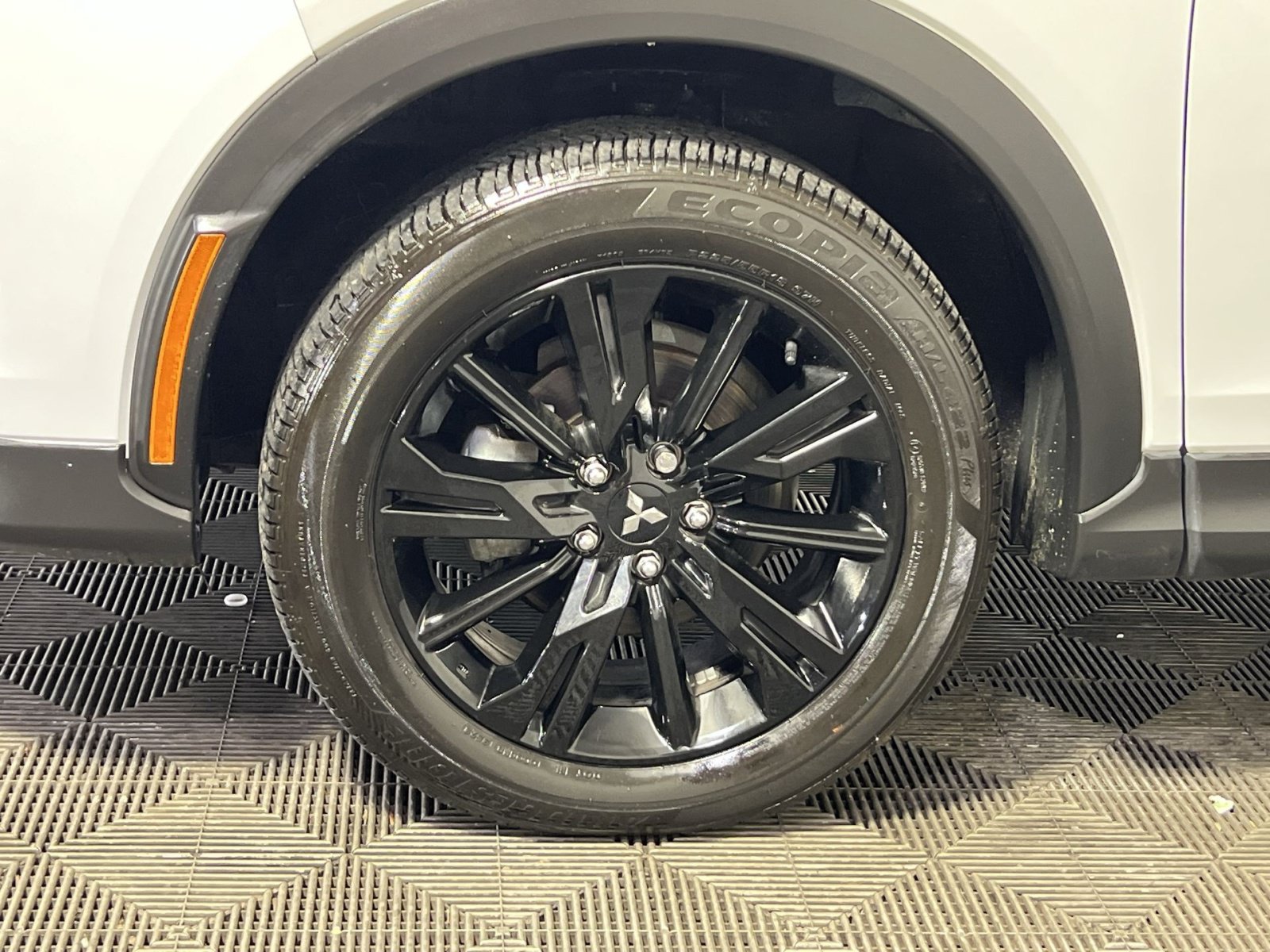 Used 2024 Mitsubishi Eclipse Cross AWD image 13