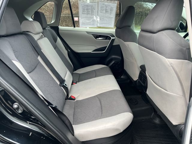 Used 2021 Toyota RAV4 XLE w/ Convenience Package image 12