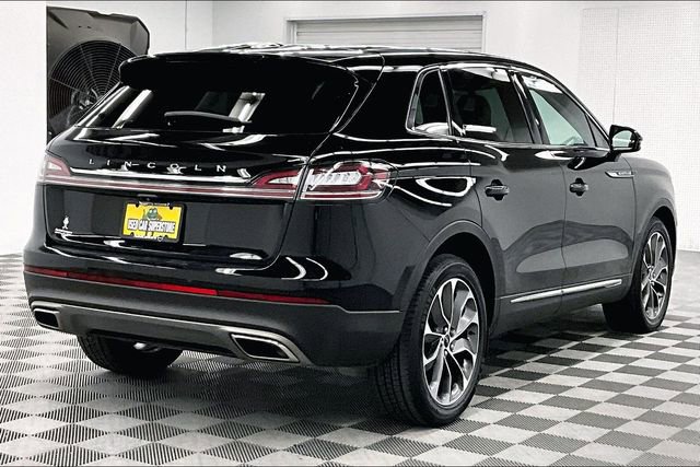 Used 2022 Lincoln Nautilus Reserve image 12