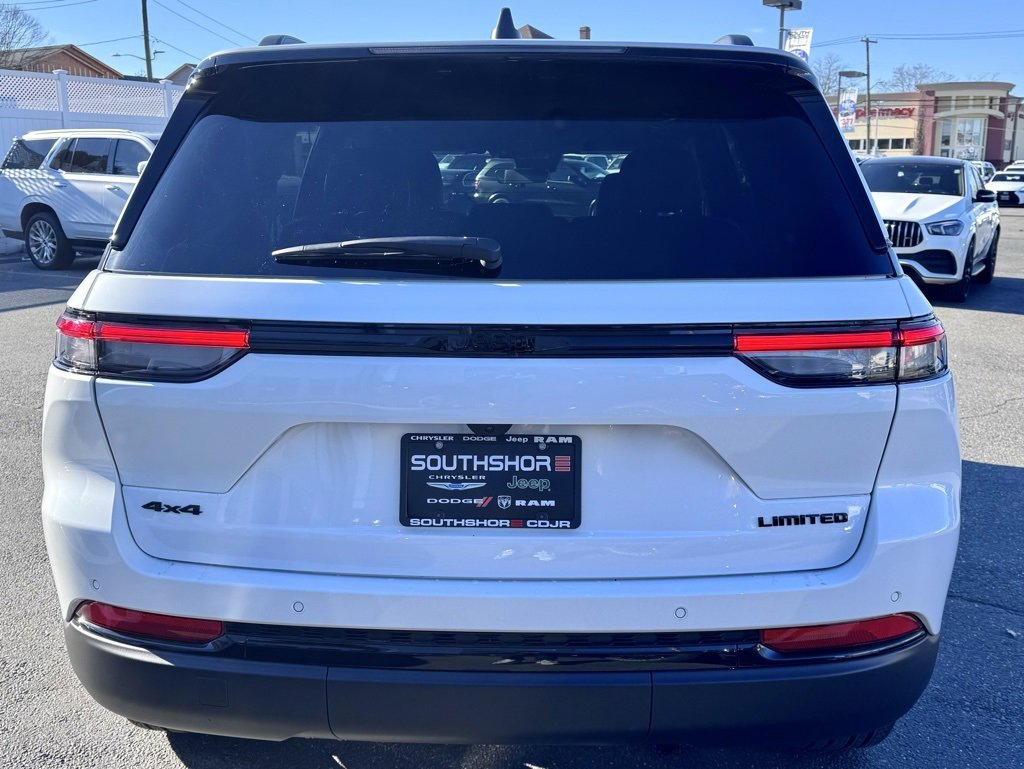 New 2025 Jeep Grand Cherokee Limited w/ Black Appearance Package image 6