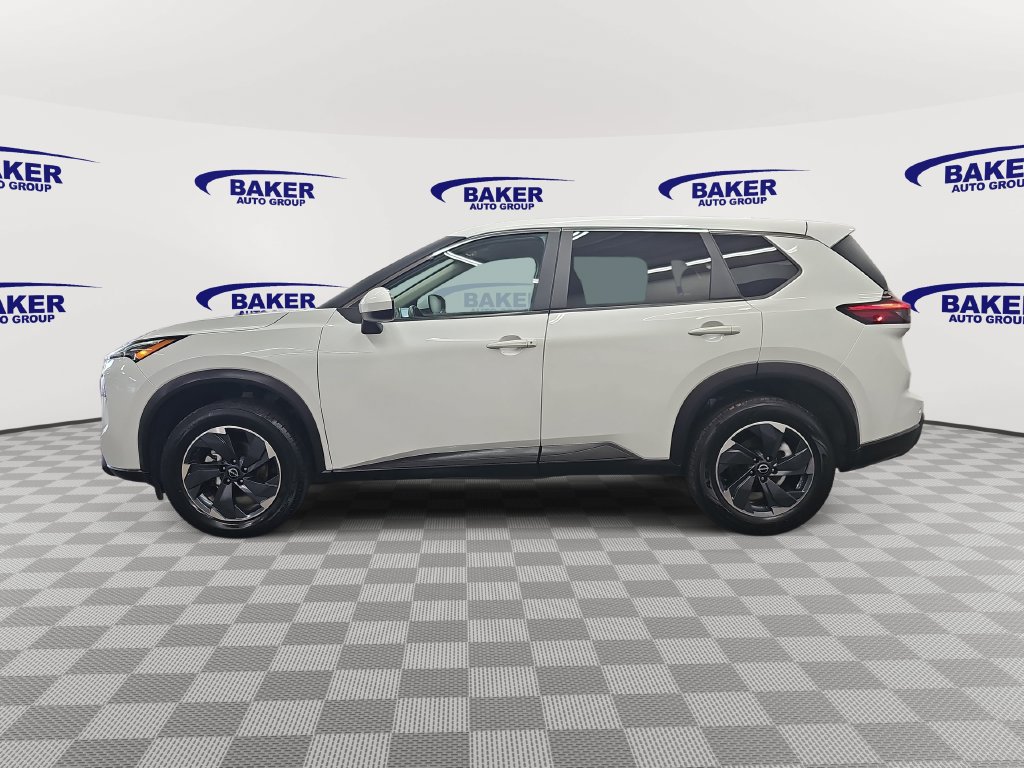 Used 2024 Nissan Rogue SV FWD image 8