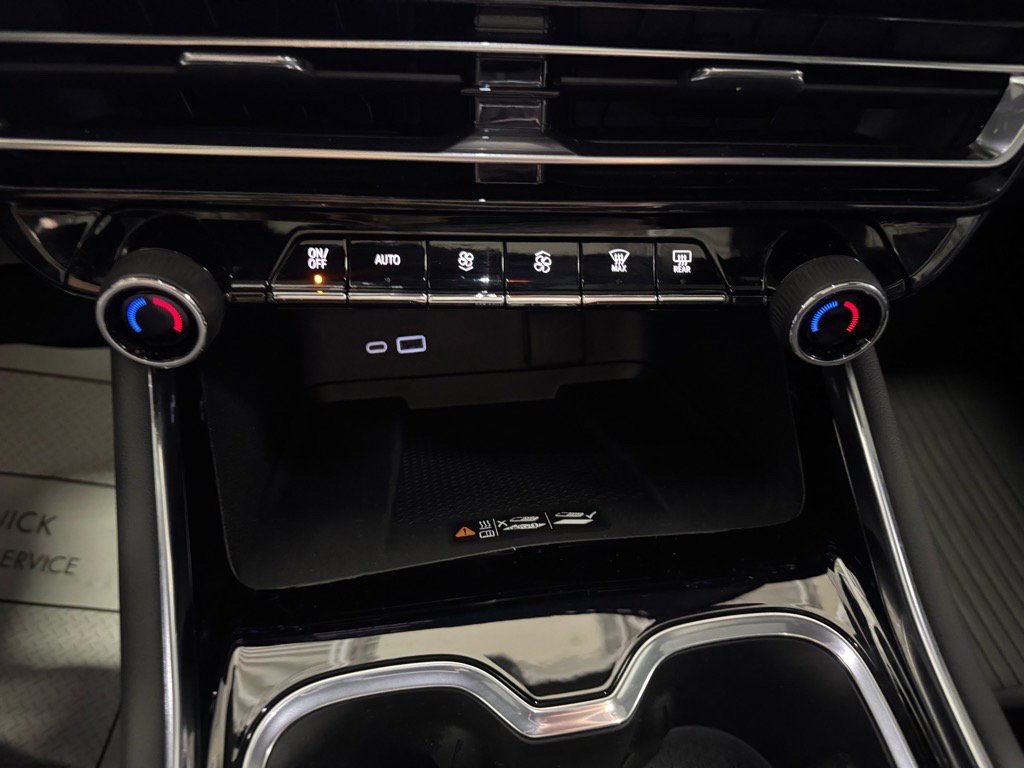 Used 2024 Chevrolet Traverse RS w/ LPO, Floor Liner Package image 23