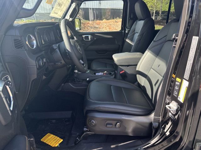 New 2025 Jeep Gladiator Sport w/ Premium Package image 11