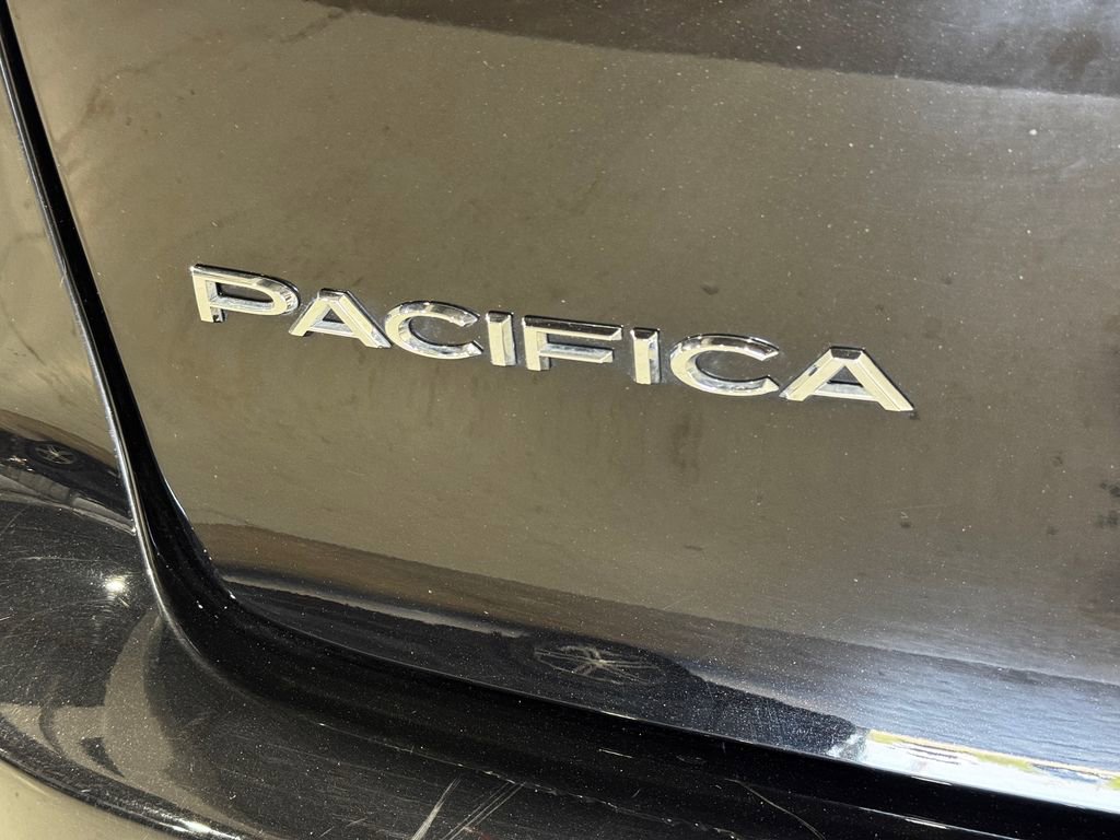 Used 2025 Chrysler Pacifica Select FWD image 33