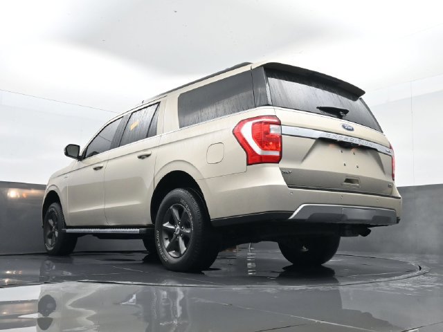 Used 2018 Ford Expedition Max XLT w/ Equipment Group 202A AWD/4WD image 26