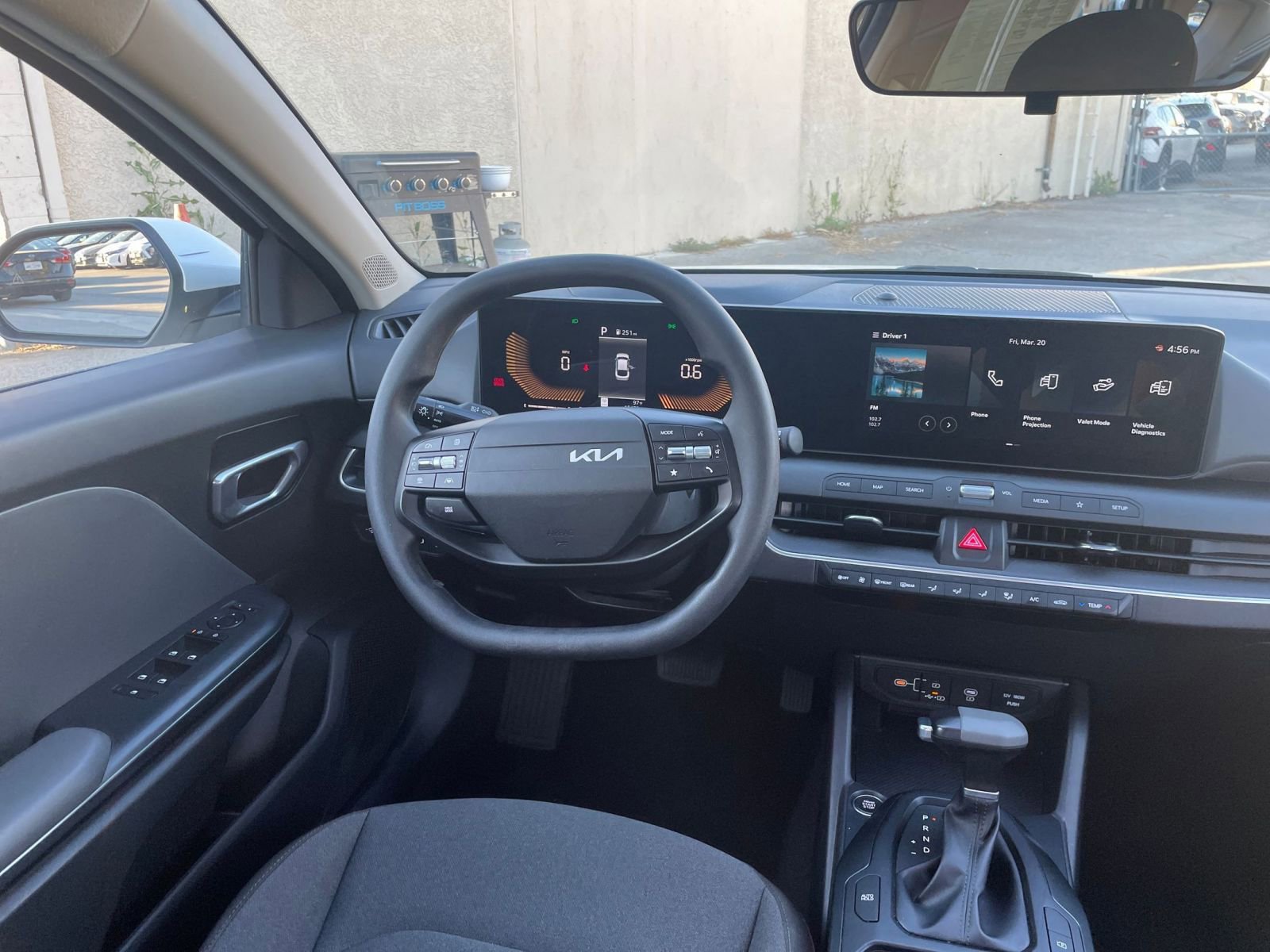 Used 2025 Kia K4 LXS image 33