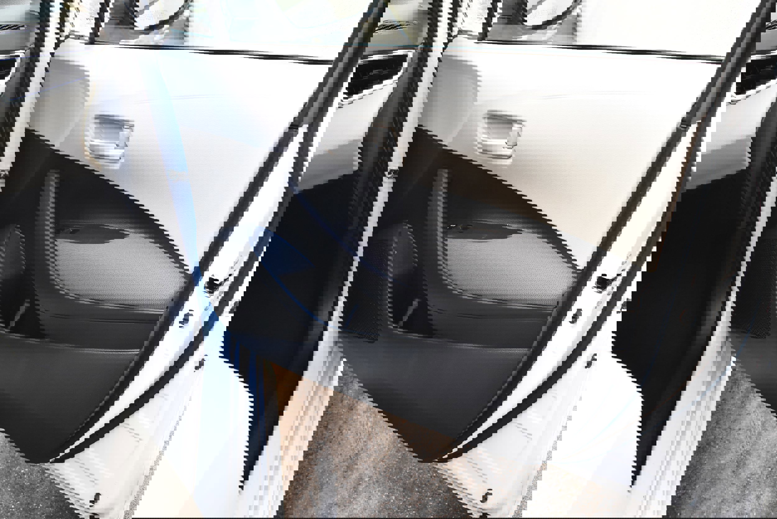 Used 2022 Toyota Corolla LE image 29