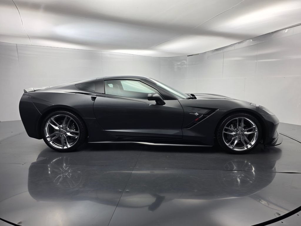 Used 2017 Chevrolet Corvette Stingray Coupe w/ 2LT Preferred Equipment Group RWD image 3