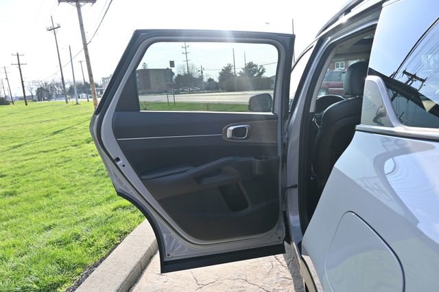 Used 2022 Kia Sorento S w/ Panoramic Sunroof Package image 23