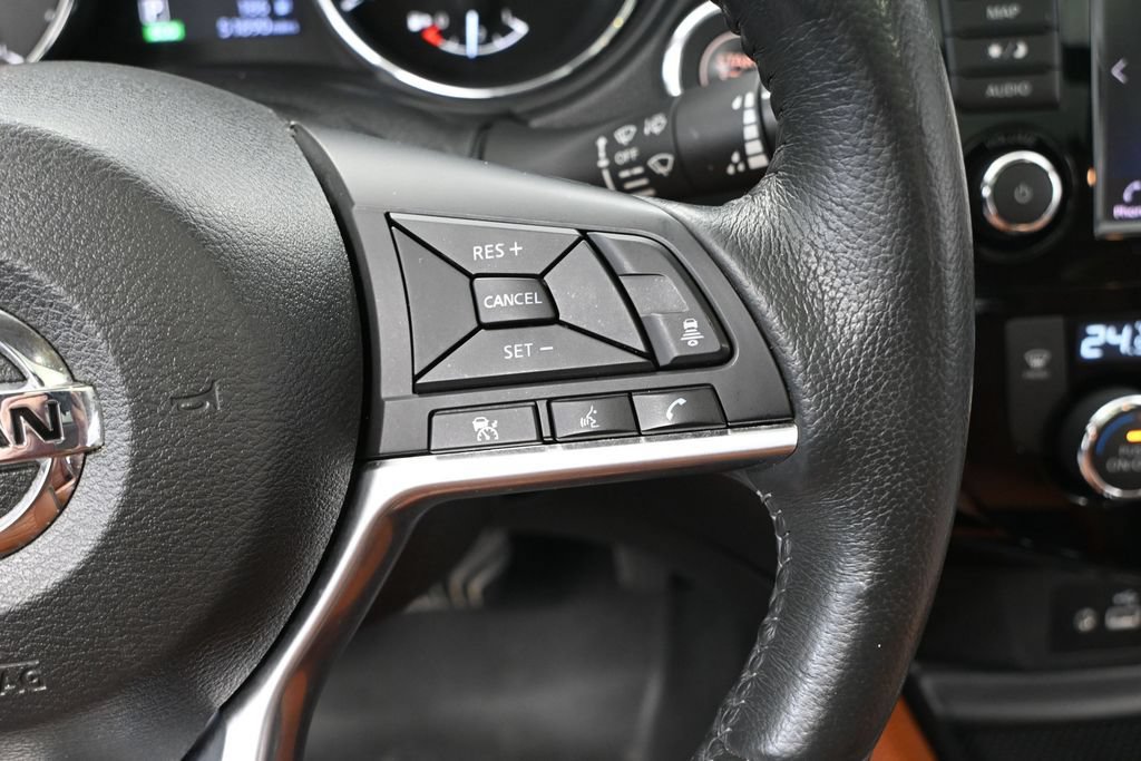 Used 2018 Nissan Rogue SL AWD/4WD image 28