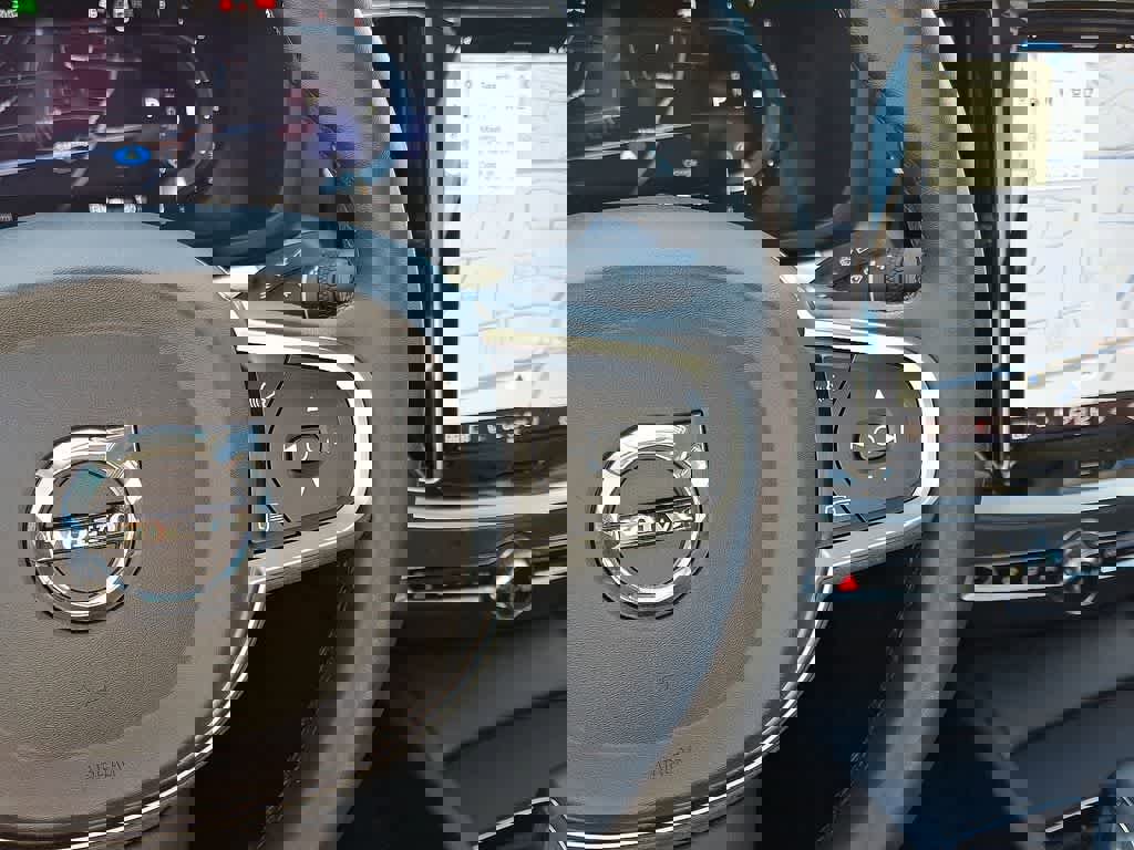 Used 2024 Volvo S60 B5 Core image 23