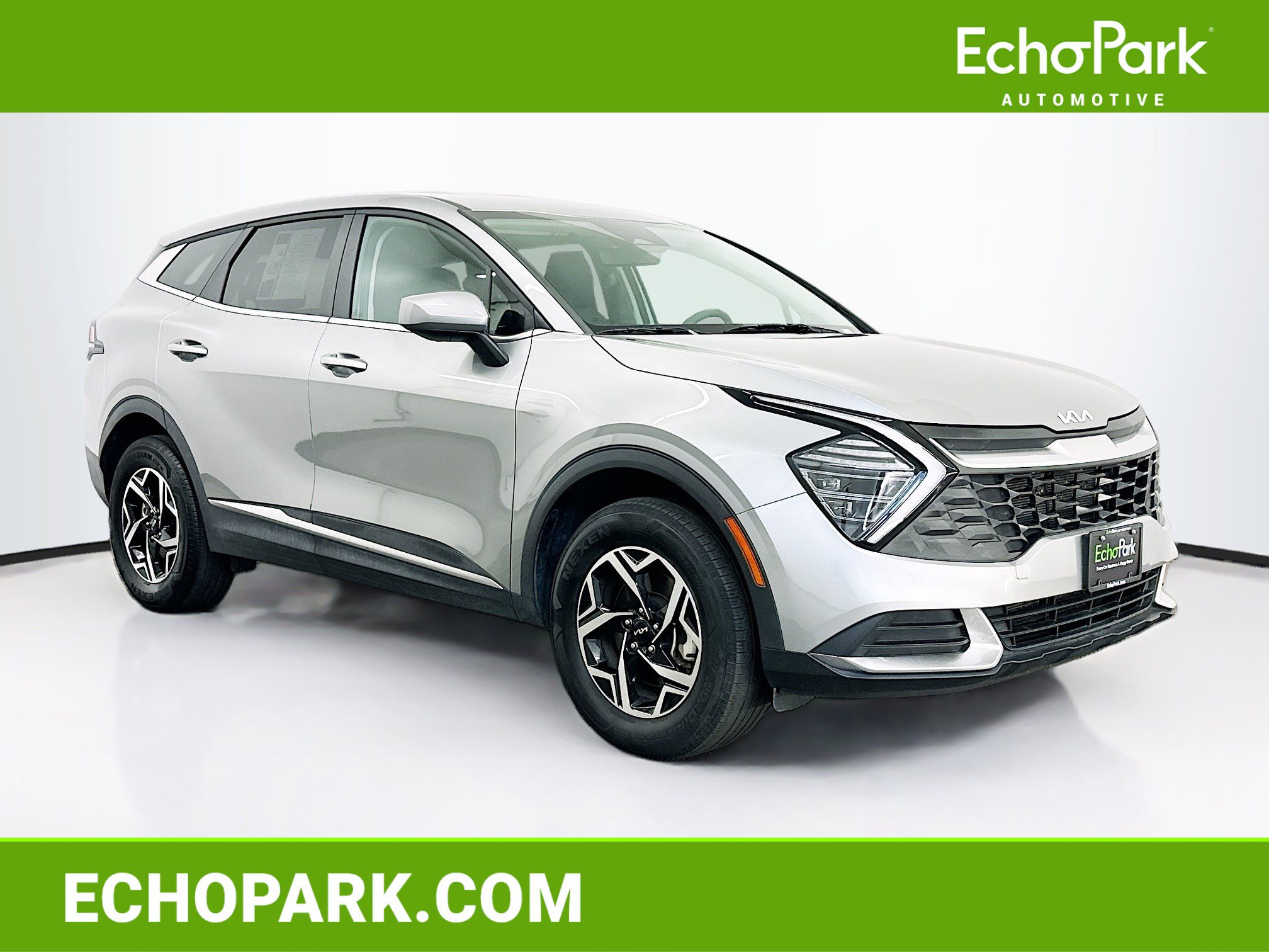 Used 2025 Kia Sportage LX image 1