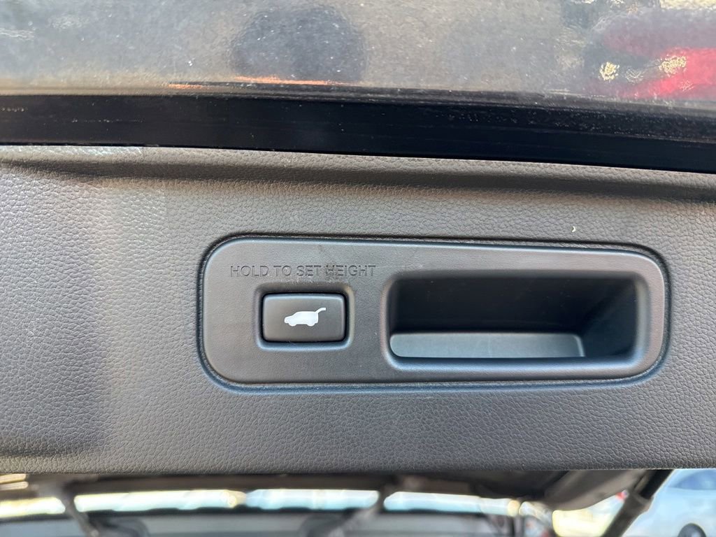 Used 2025 Honda Pilot Elite image 11