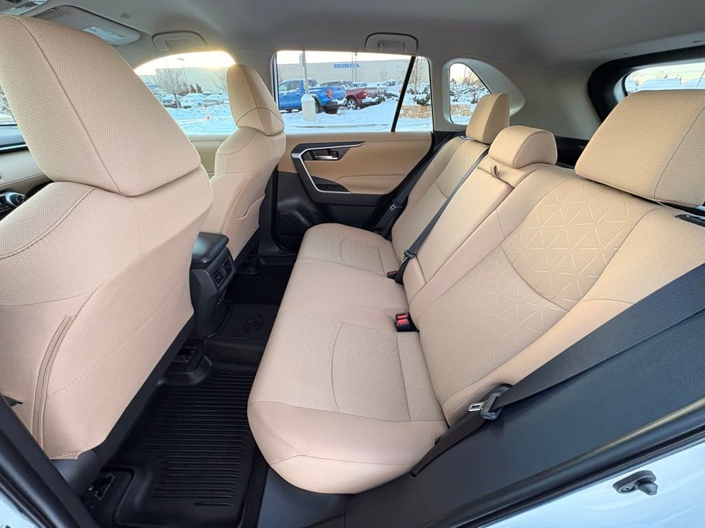 Used 2025 Toyota RAV4 XLE image 28