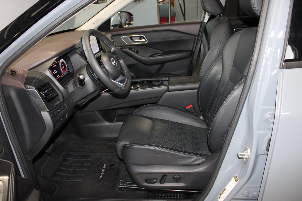 Used 2023 Nissan Rogue Platinum w/ Platinum Premium Package AWD/4WD image 8