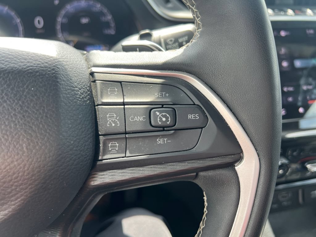 Used 2024 Jeep Grand Cherokee Altitude AWD/4WD image 18