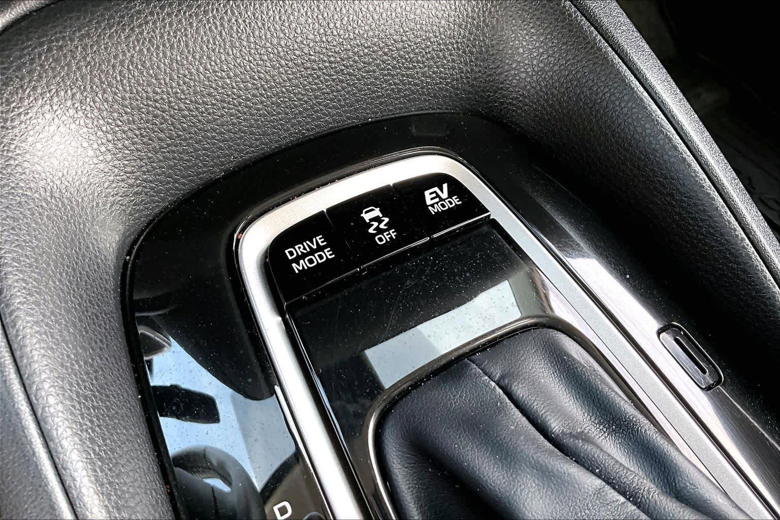 Used 2024 Toyota Corolla XLE FWD image 33