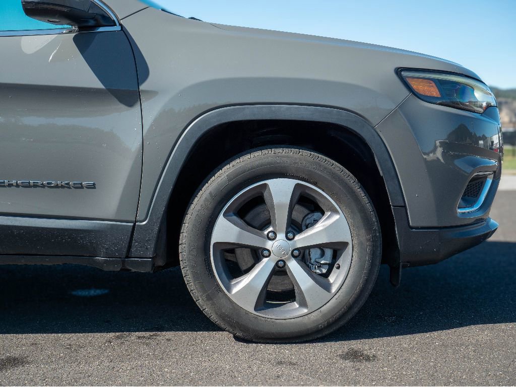 Used 2019 Jeep Cherokee Limited image 7