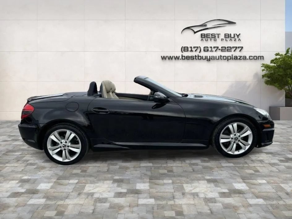 Used 2011 Mercedes-Benz SLK 300 image 14
