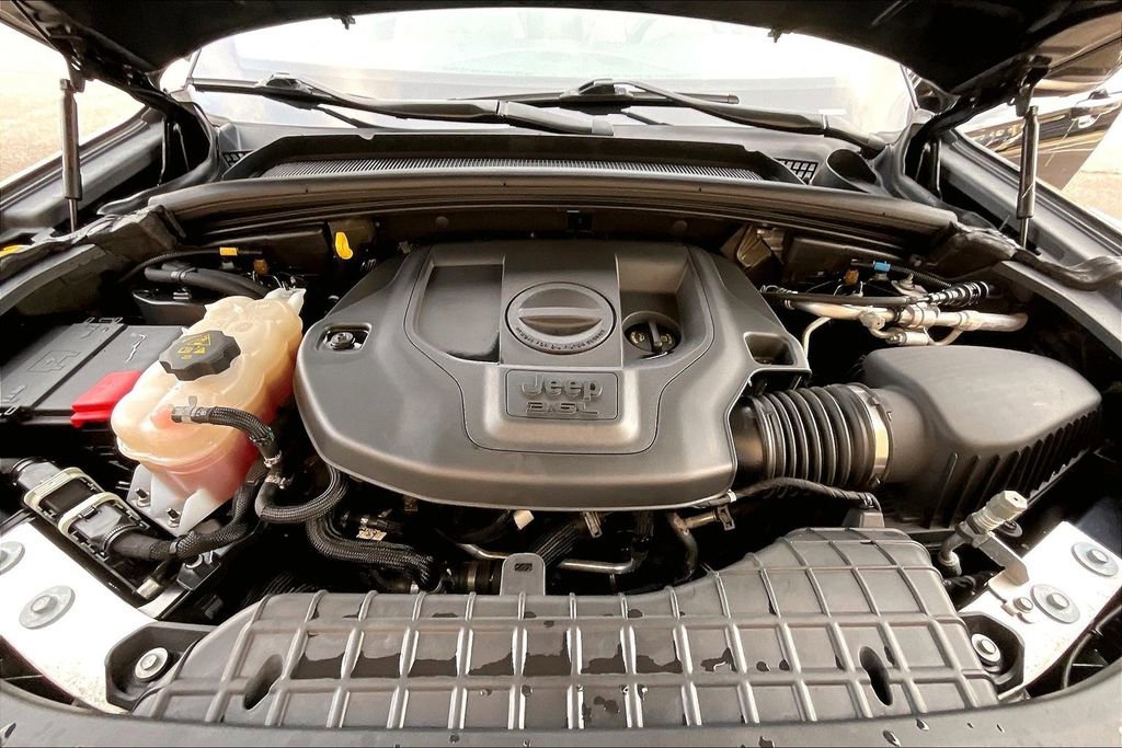 Used 2021 Jeep Grand Cherokee L Summit w/ Luxury Tech Group V image 9