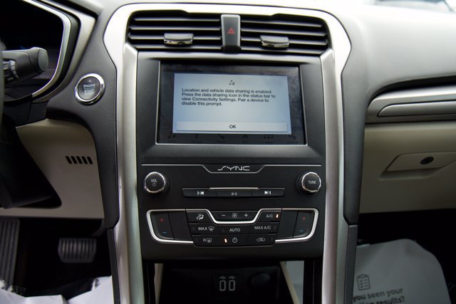Used 2019 Ford Fusion SE FWD image 23