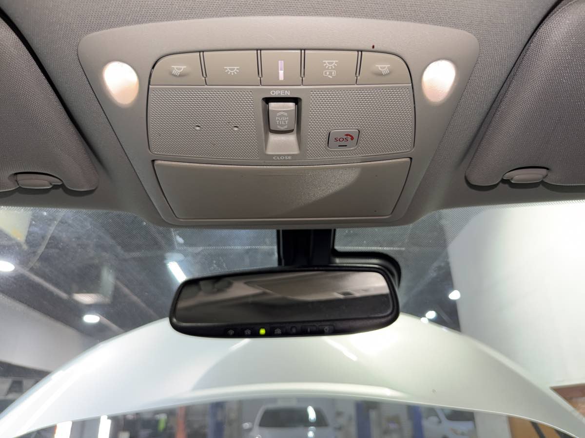 Used 2018 Nissan Maxima Platinum FWD image 22