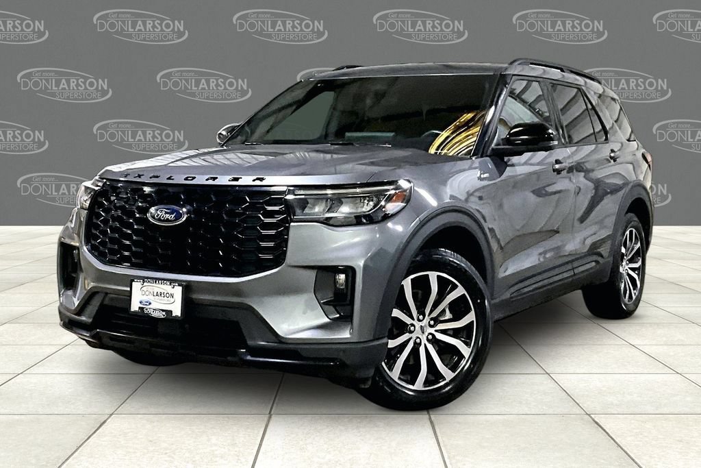 Used 2025 Ford Explorer ST-Line AWD/4WD image 3