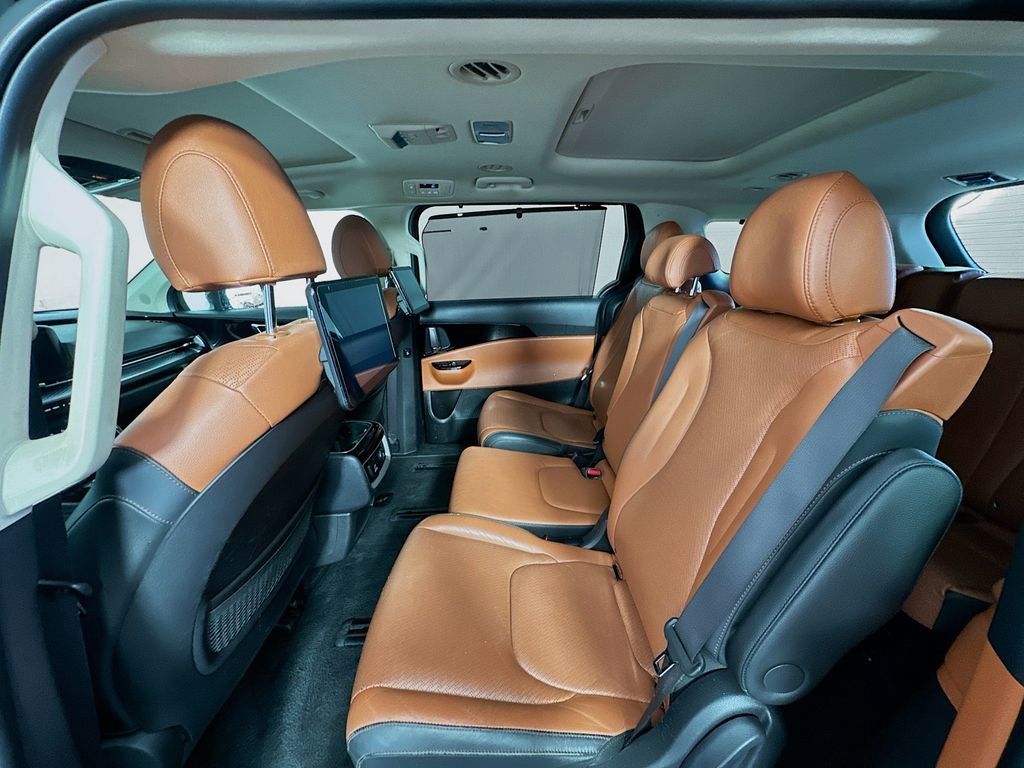 Used 2023 Kia Carnival SX Prestige image 25