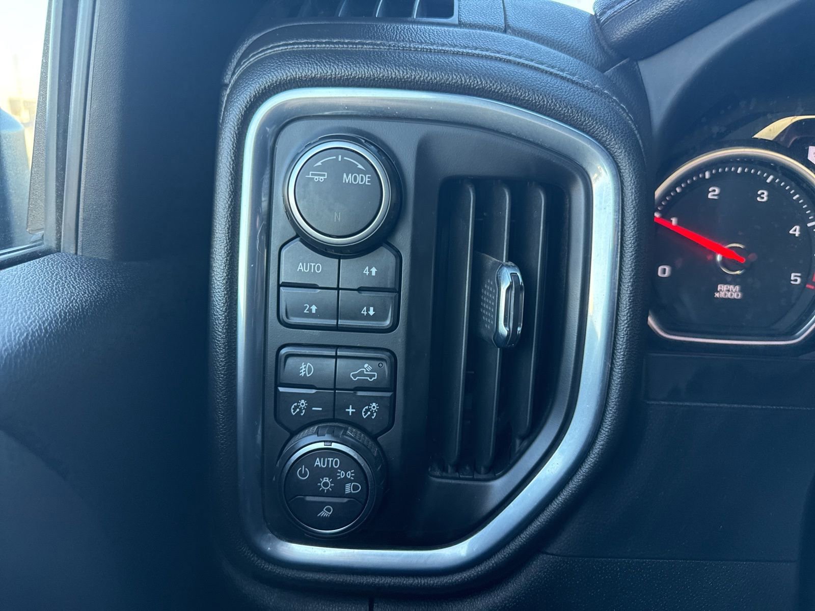 Used 2022 Chevrolet Silverado 3500 High Country AWD/4WD image 35
