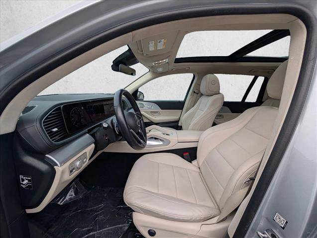 Used 2024 Mercedes-Benz GLS 450 4MATIC image 17