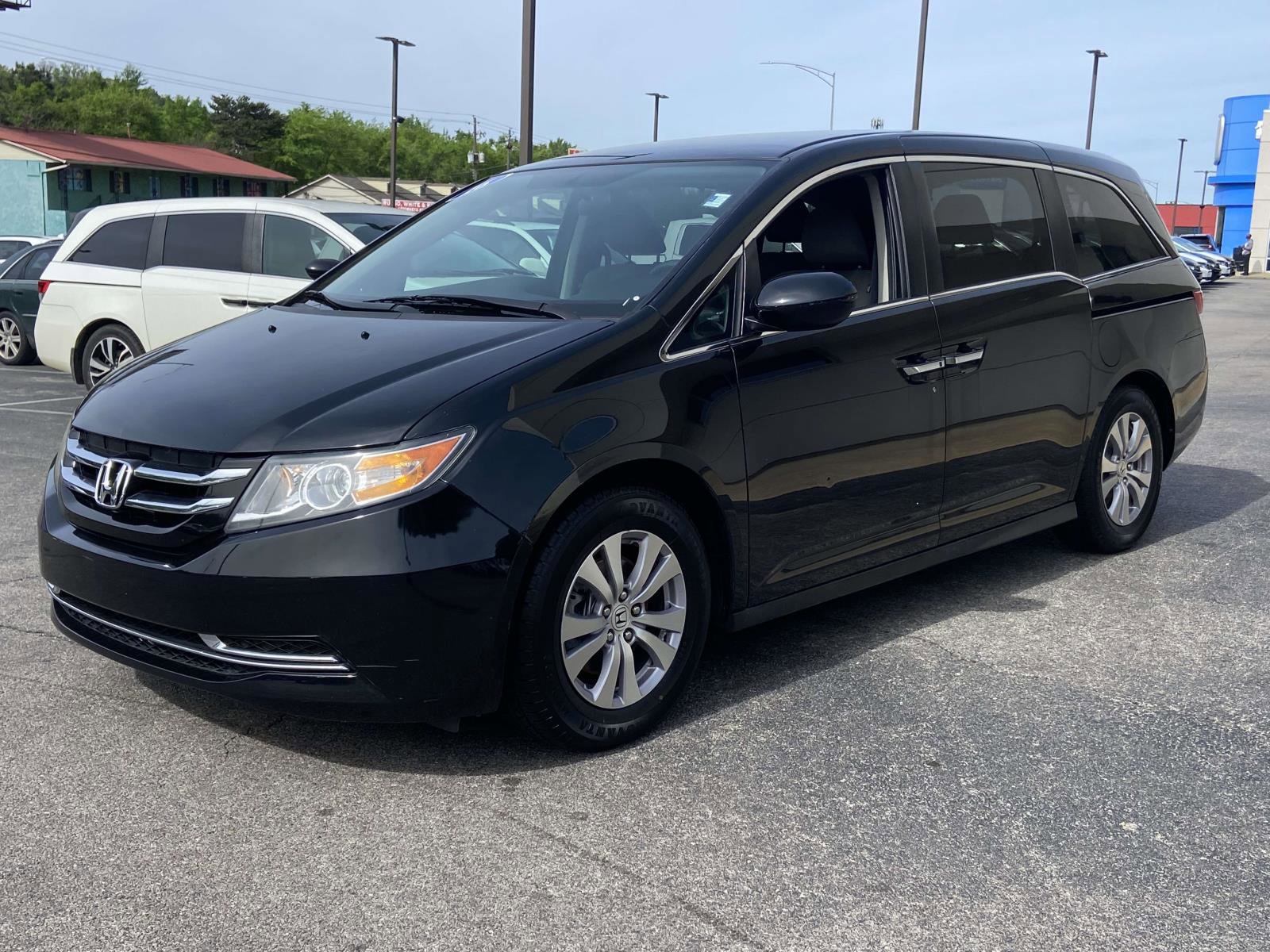 Used 2016 Honda Odyssey SE image 4