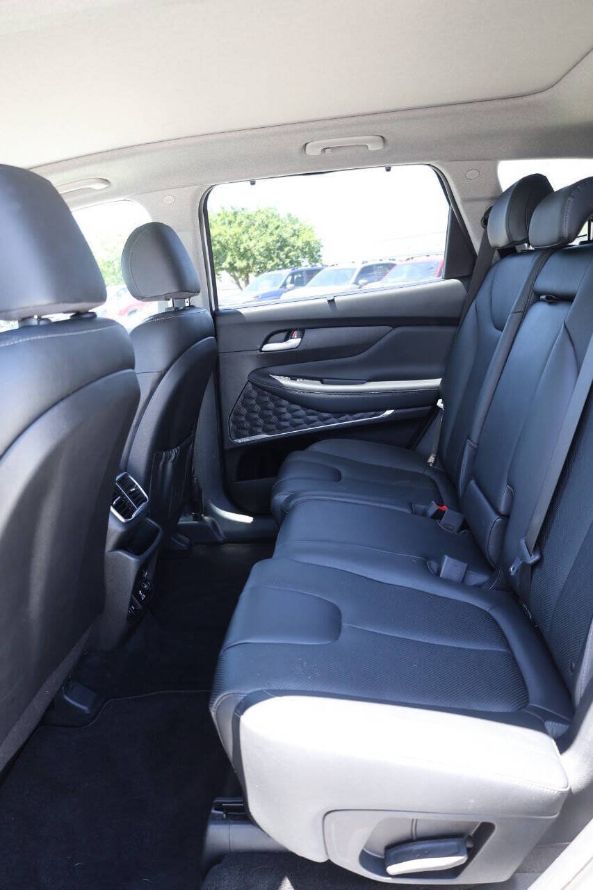 Used 2019 Hyundai Santa Fe FWD image 17