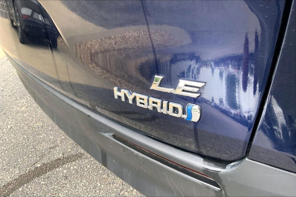 Used 2021 Toyota Sienna LE FWD image 3