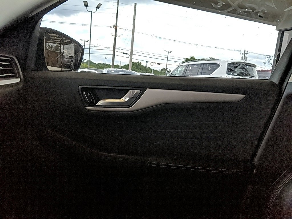 Used 2022 Ford Escape SEL image 18