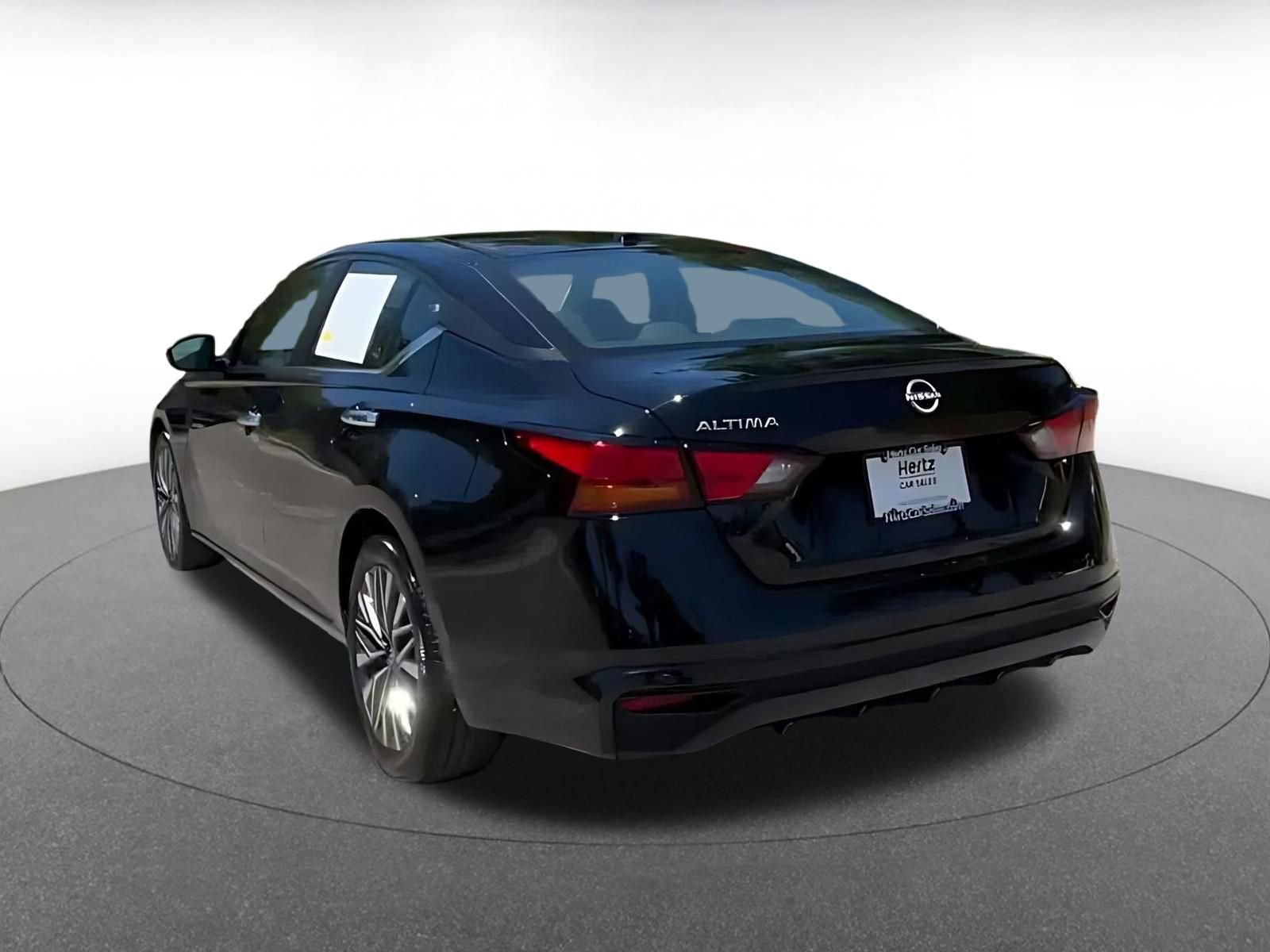 Used 2025 Nissan Altima 2.5 SV image 10