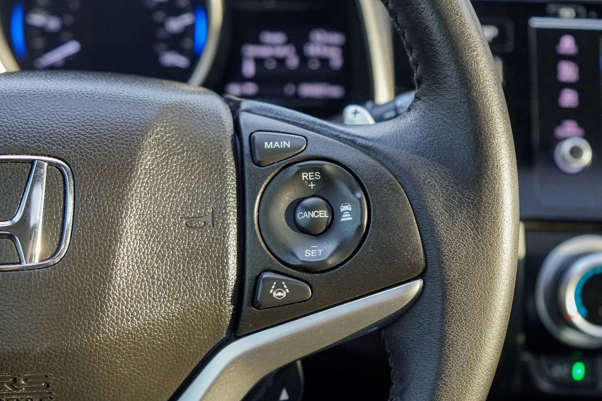 Used 2018 Honda Fit EX-L image 25