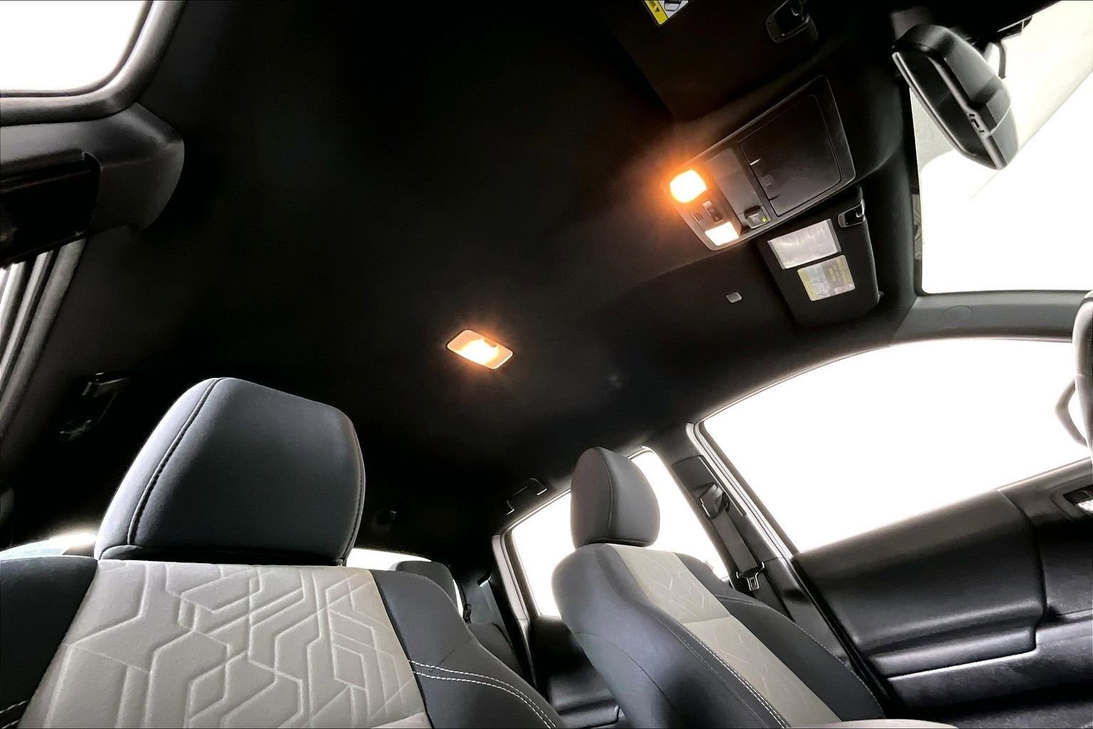 Used 2020 Toyota Tacoma TRD Sport image 22