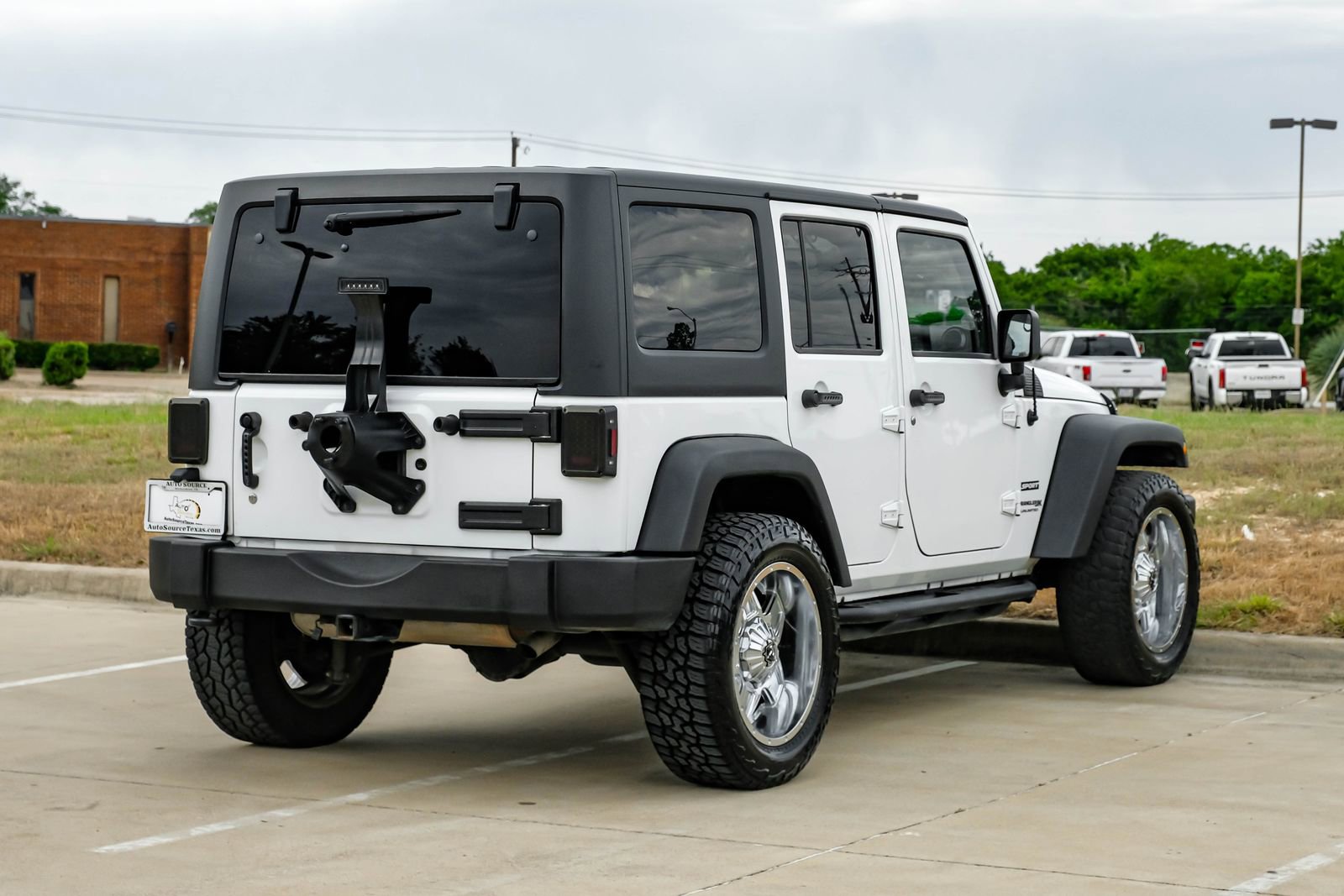 Used 2018 Jeep Wrangler Unlimited Sport S AWD/4WD image 9