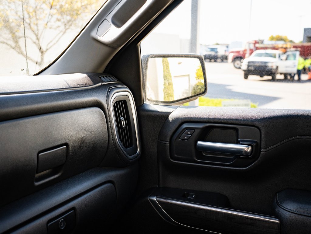 Used 2020 Chevrolet Silverado 1500 LTZ w/ LTZ Premium Package image 34