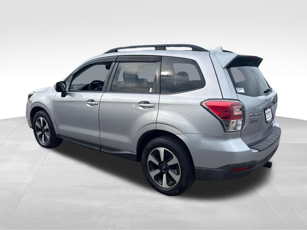 Used 2017 Subaru Forester 2.5i Premium w/ Popular Package #2A AWD/4WD image 3