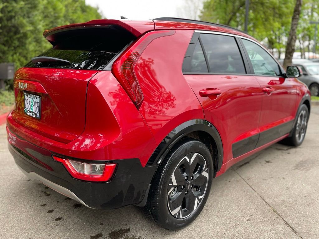 Used 2023 Kia Niro Wind w/ Wind Preserve Package FWD image 5