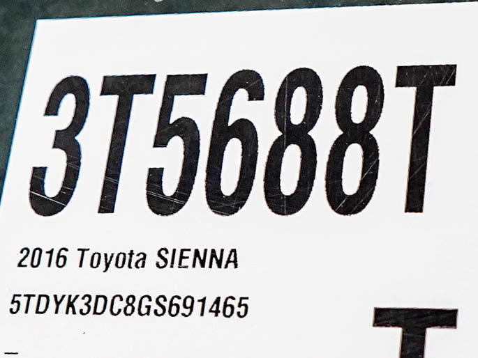 Used 2016 Toyota Sienna XLE FWD image 31
