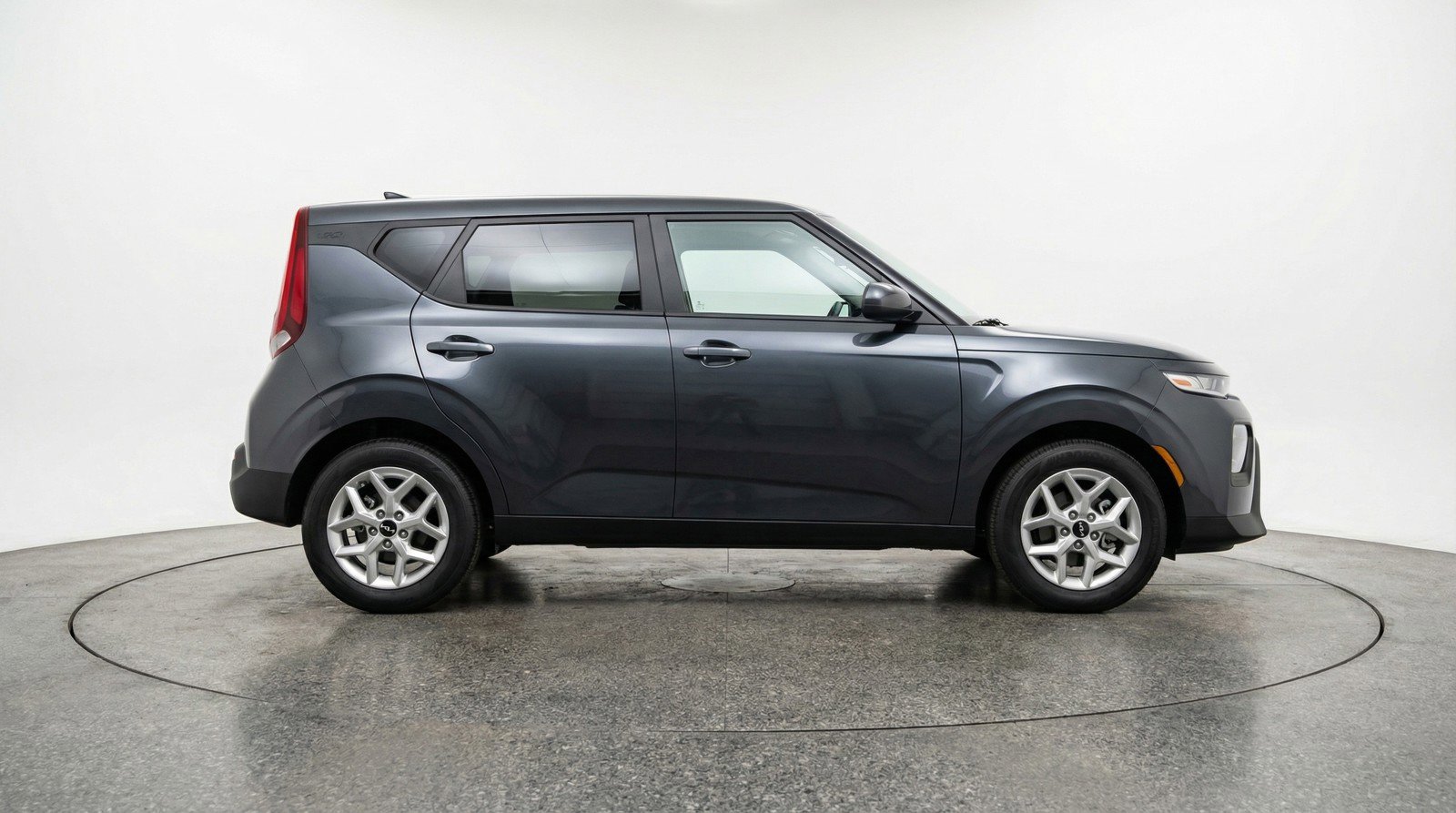 Used 2025 Kia Soul LX w/ LX Technology Package FWD image 11