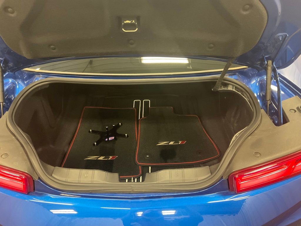 Used 2018 Chevrolet Camaro ZL1 w/ LPO, ZL1 Protection Package RWD image 10